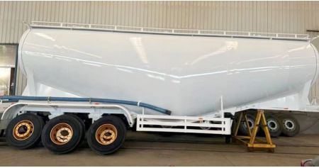 3 Axle Cement Bulker Truck Price for Sale in Cameroon