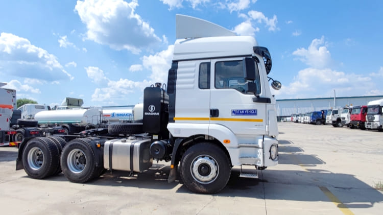 M3000 Shacman Tractor Truck Head for Sale in Cameroon