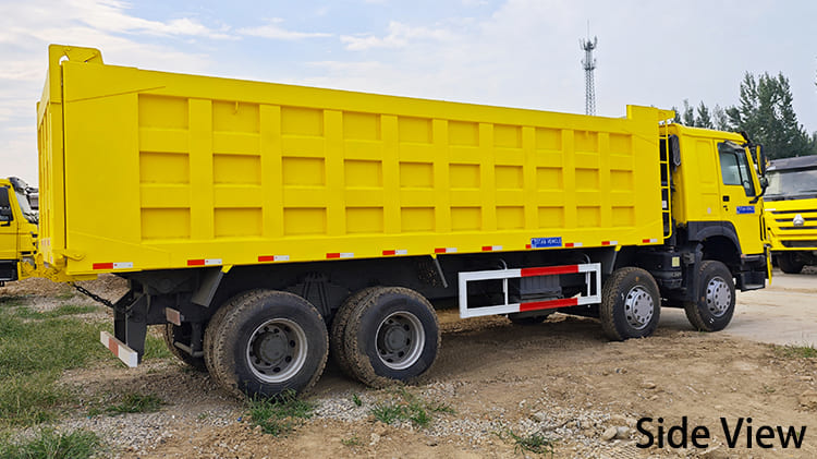 Used Sinotruk Howo 2022 Dump Truck for Sale in Cameroon